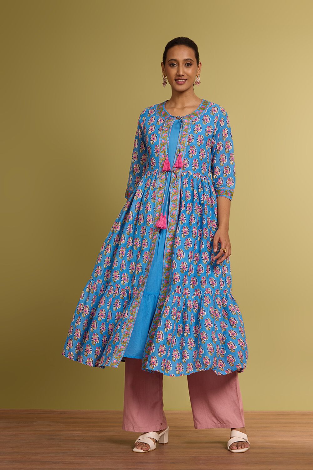 Blue Screen Printed Pure Cotton Kurta with Slip image number null