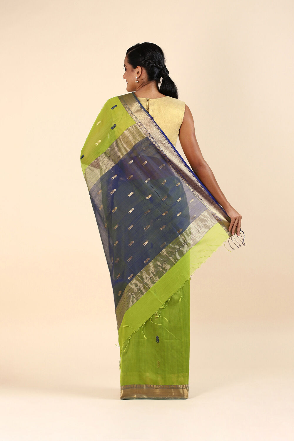 Green Pure Silk Cotton Maheswari Saree image number null
