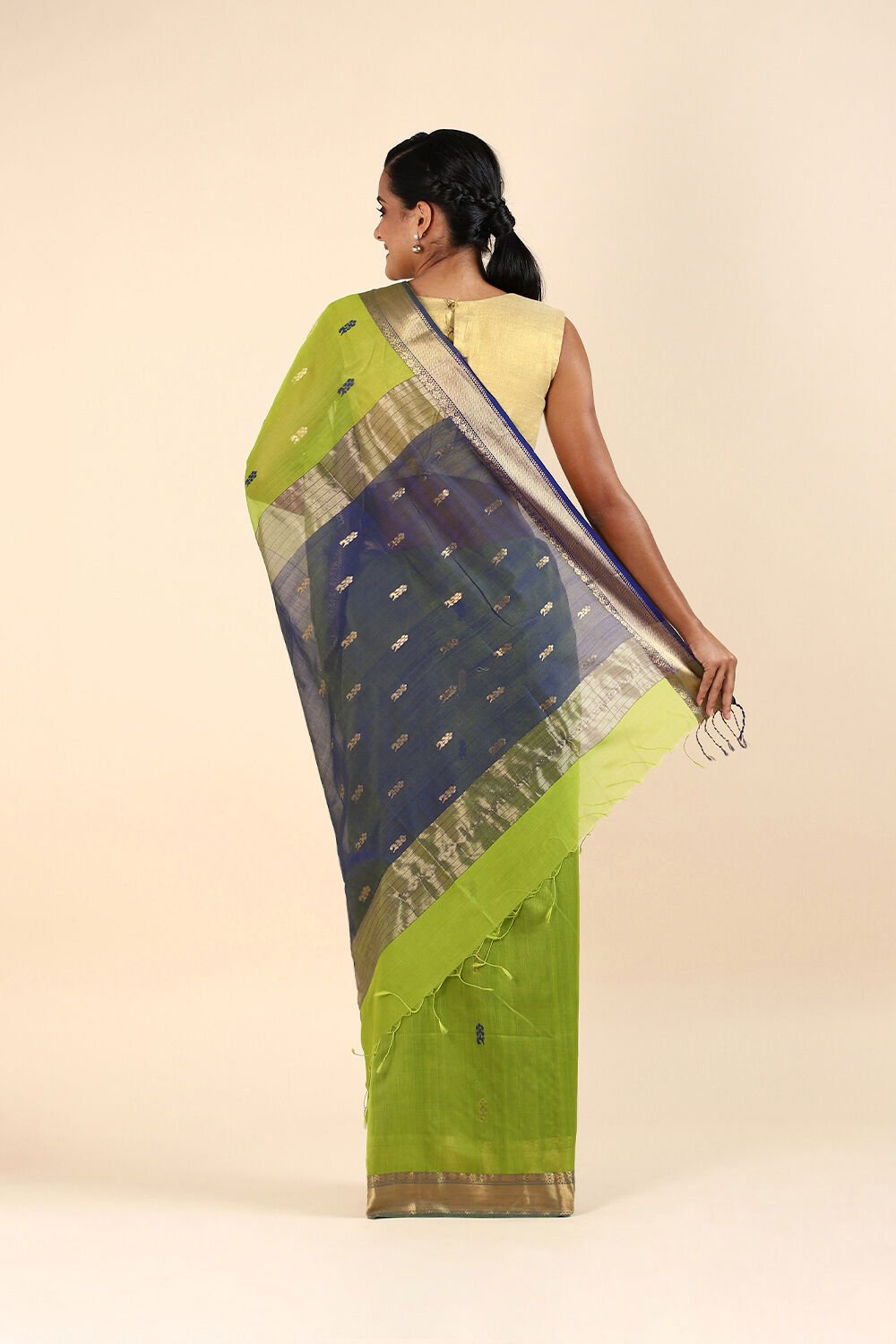 Green Pure Silk Cotton Maheswari Saree image number null