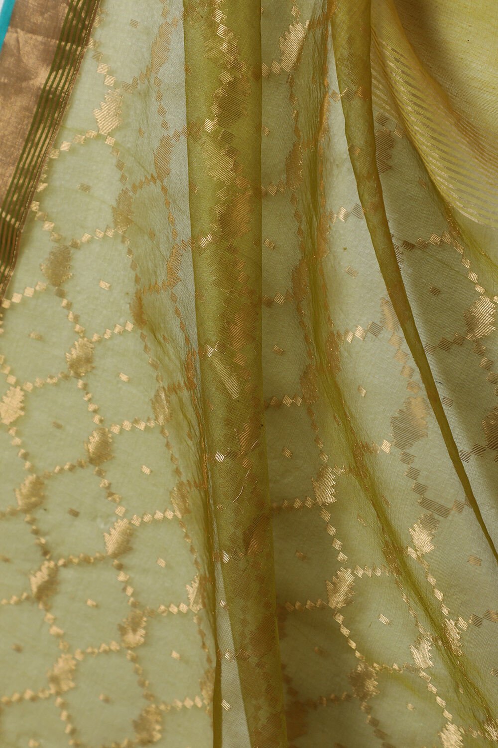 Green Woven Pure Silk Cotton Bengal Saree image number null