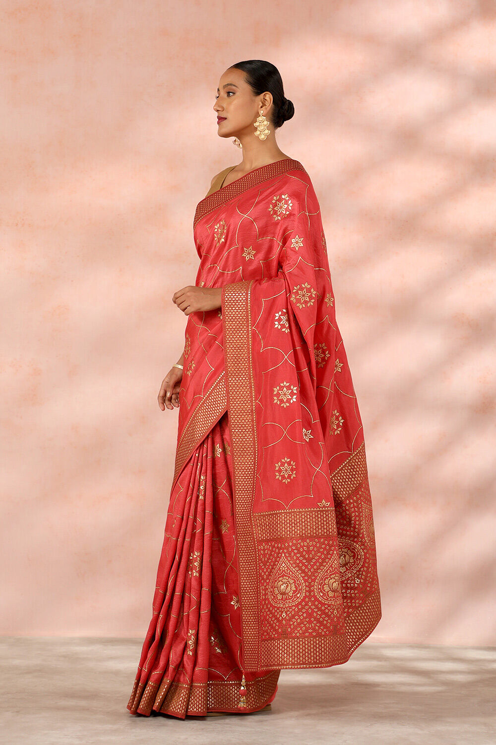 Red Contemporary Viscose Luxe Woven Saree image number null