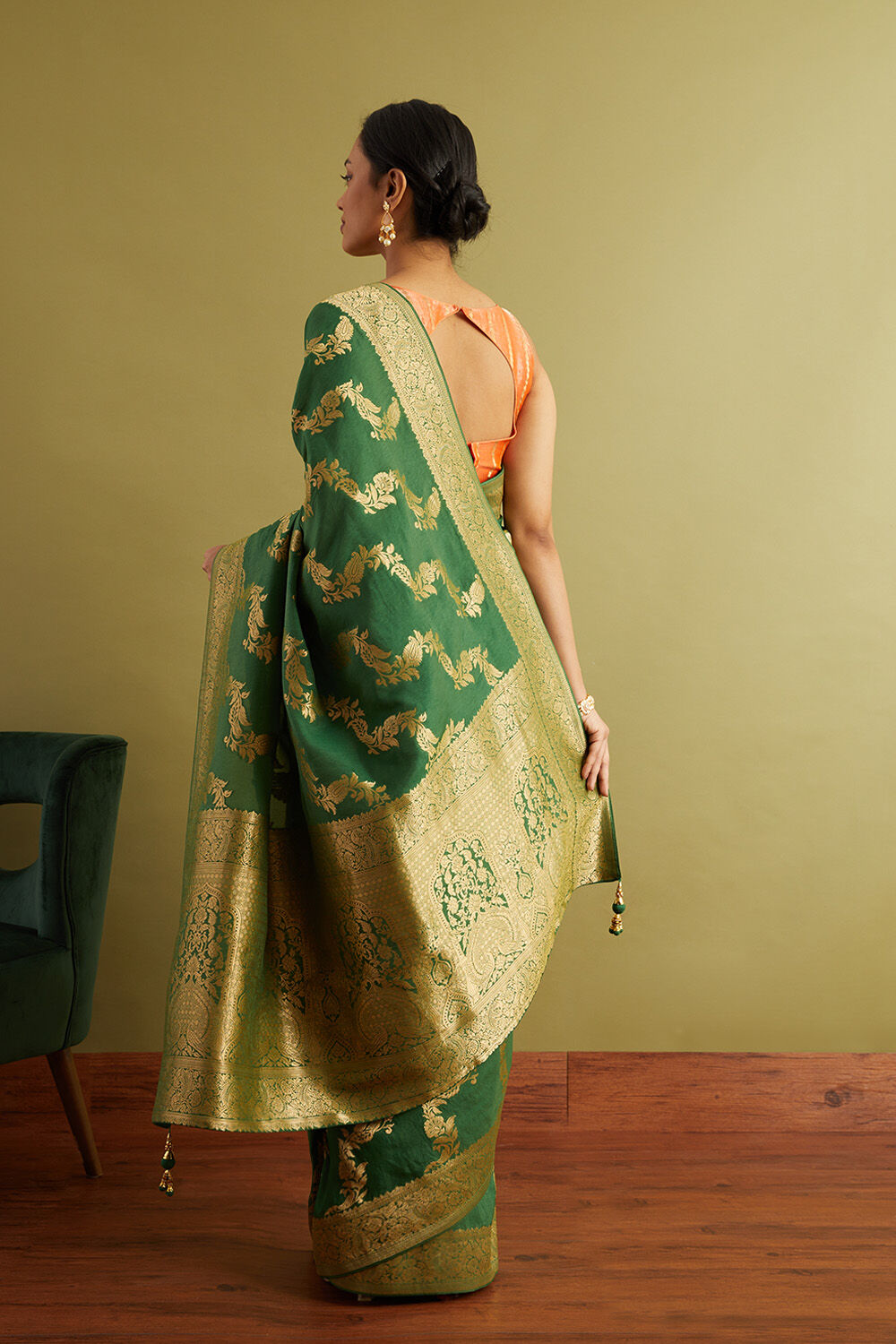 Green Woven Luxe Saree image number null