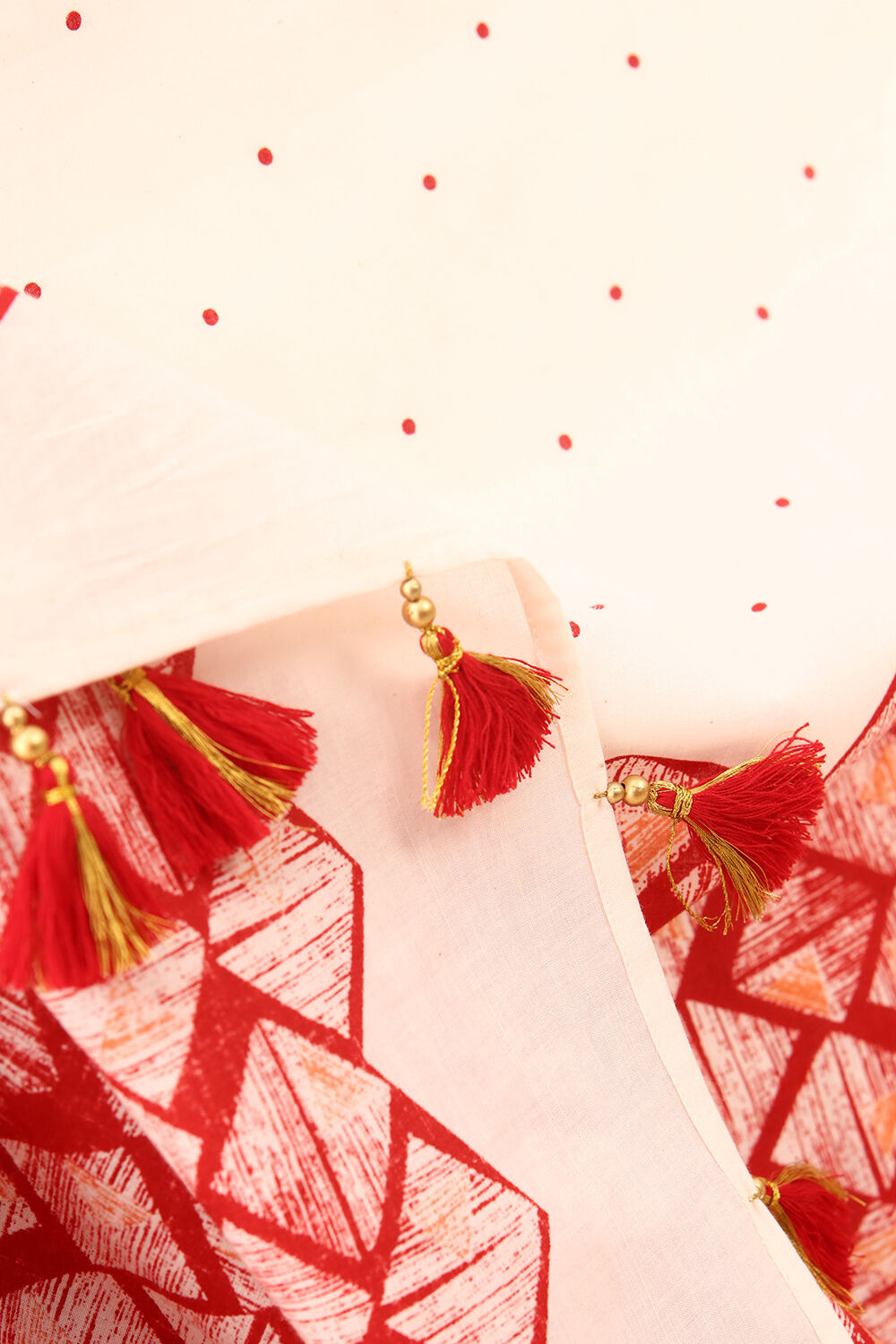 Off White Screen Printed Pure Cotton Saree image number null