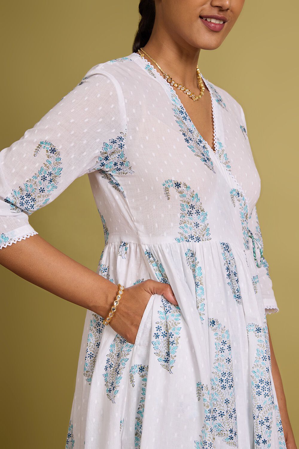 Off White Pure Cotton Printed Sanganeri Kurta Set image number null
