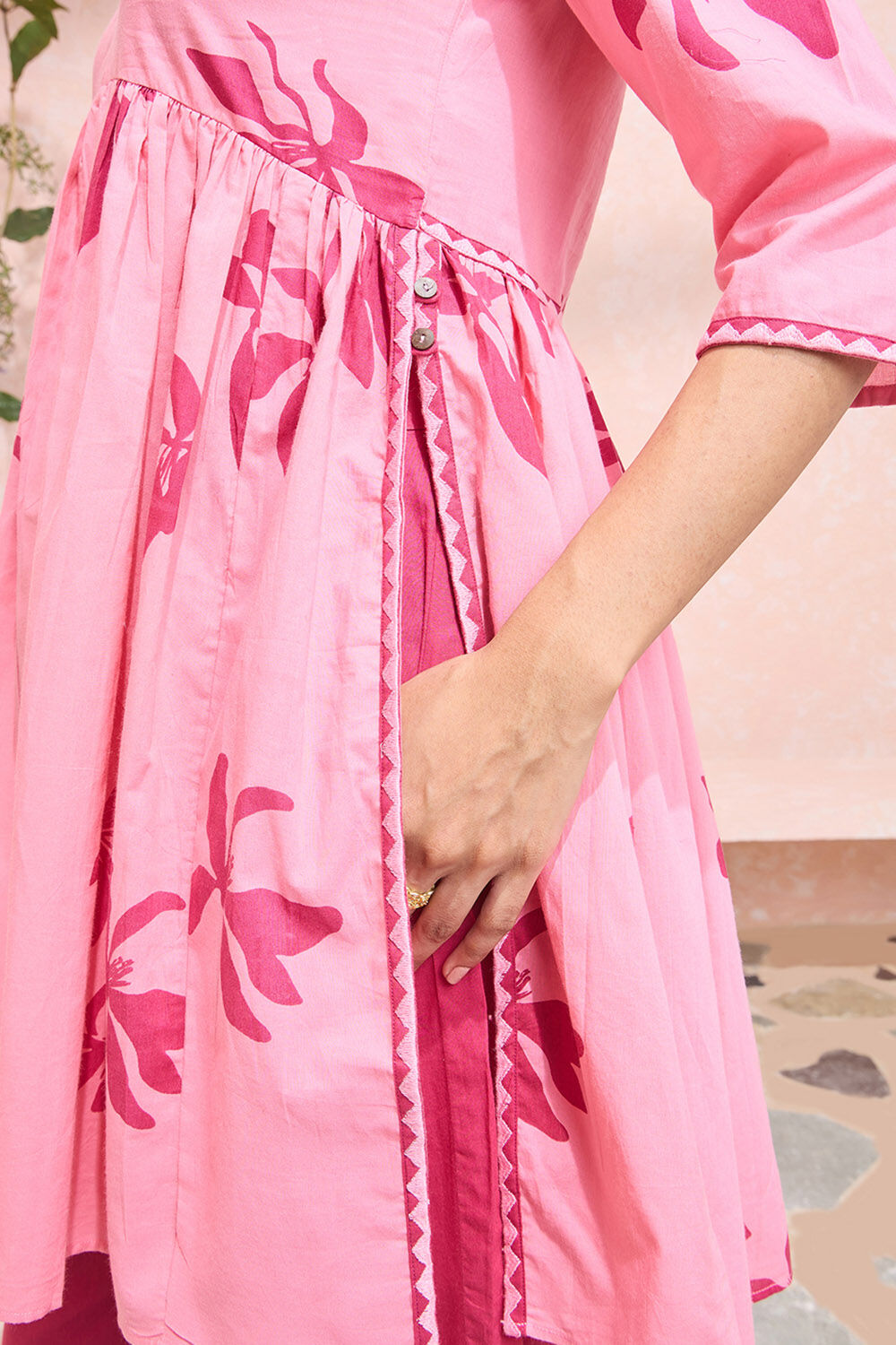 Pink Screen Printed Pure Cotton Kurta Set image number null