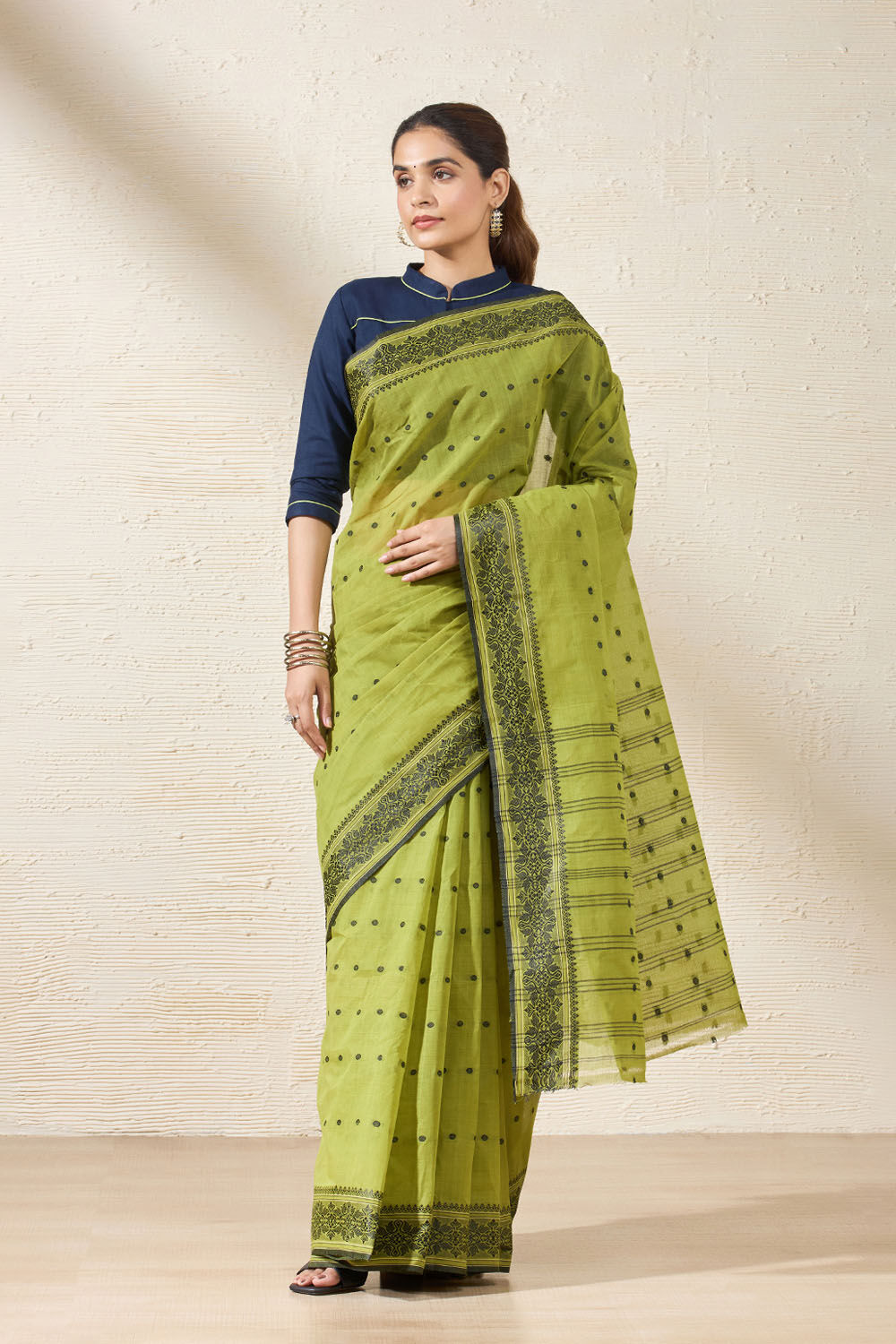 Green Woven Pure Cotton Bengal Saree image number null