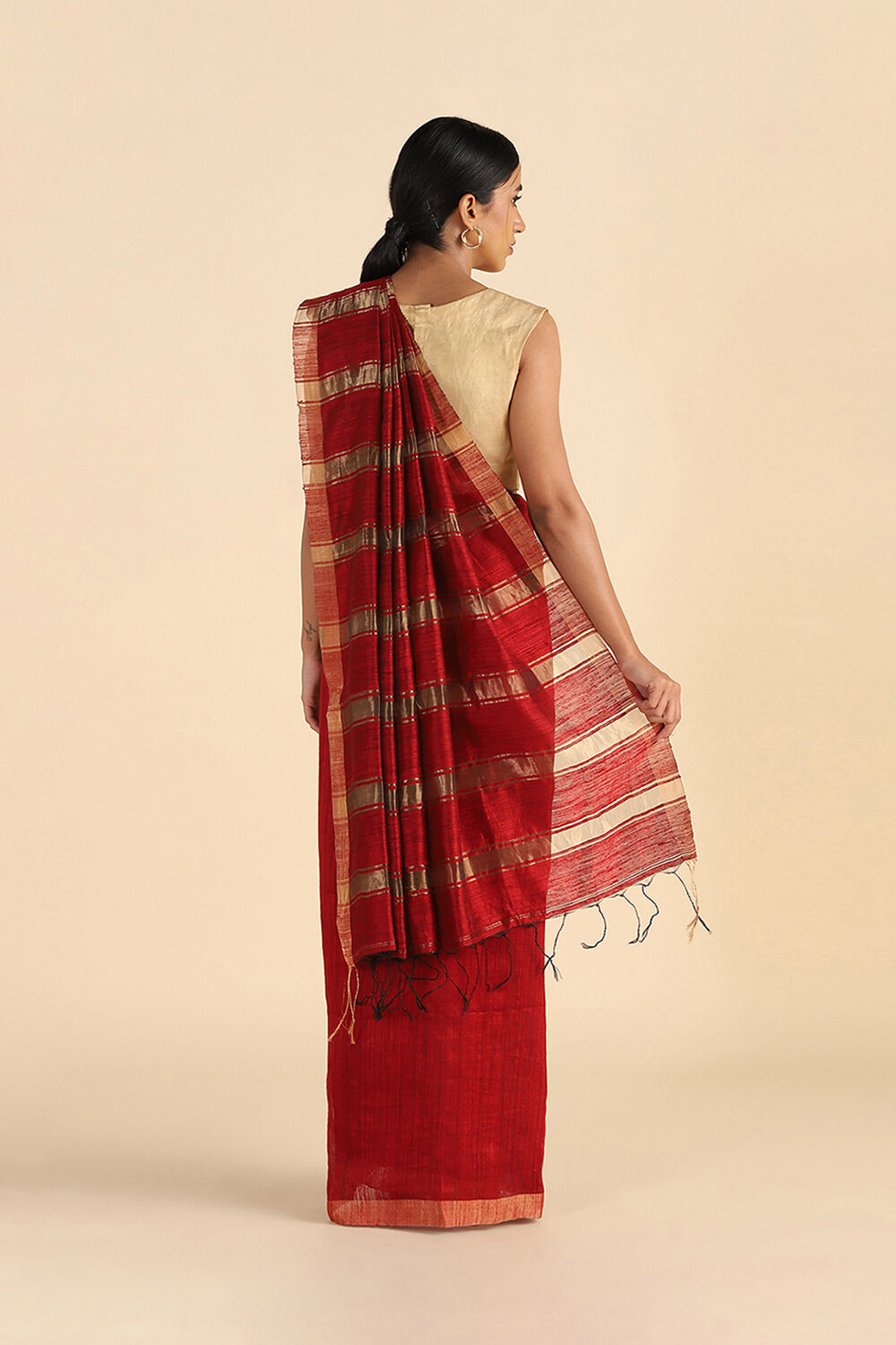 Dark Red Handwoven Bengal Pure Pure Silk Vanya Saree image number null