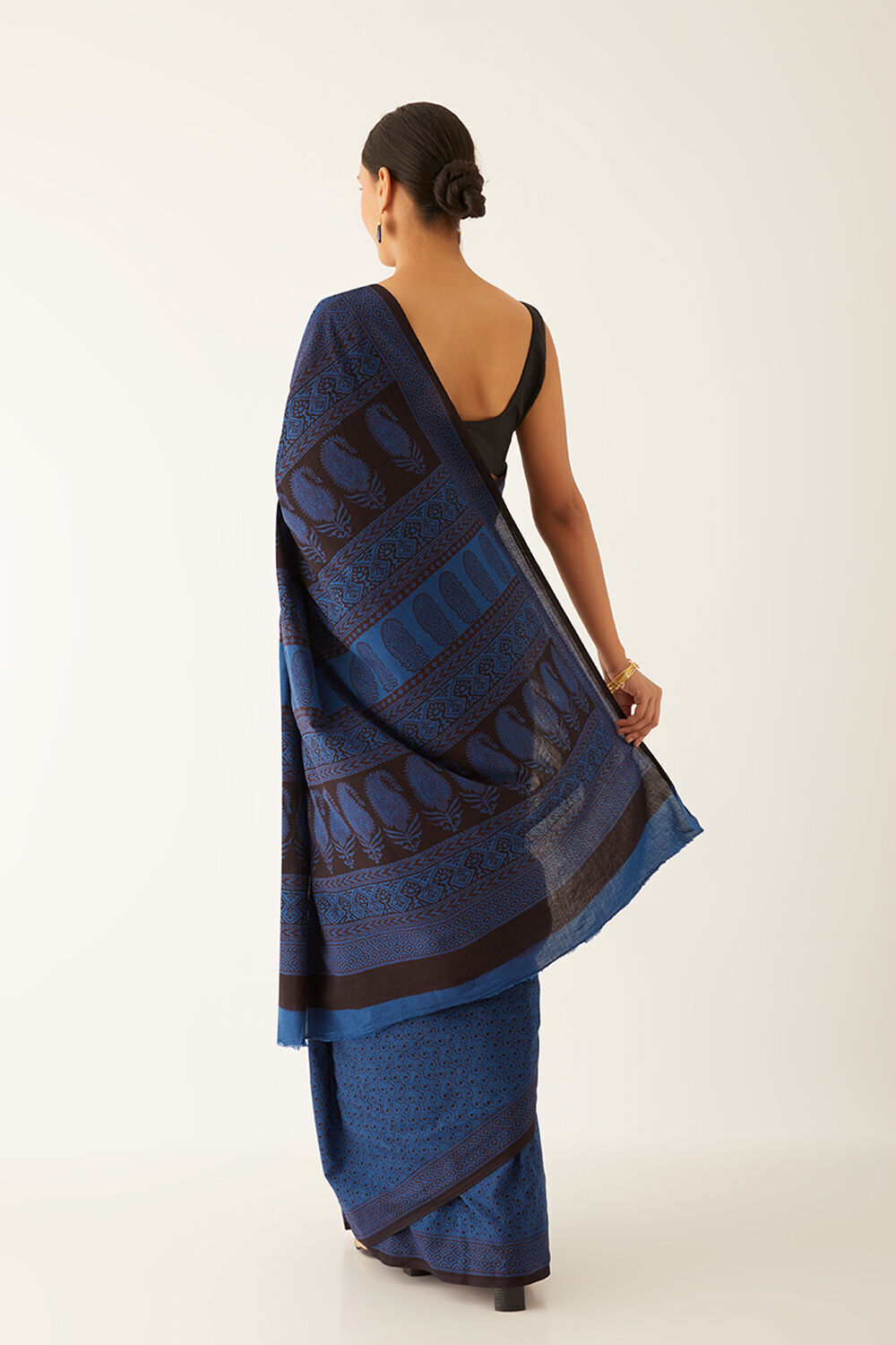 Blue Pure Cotton Bagh Printed Saree image number null