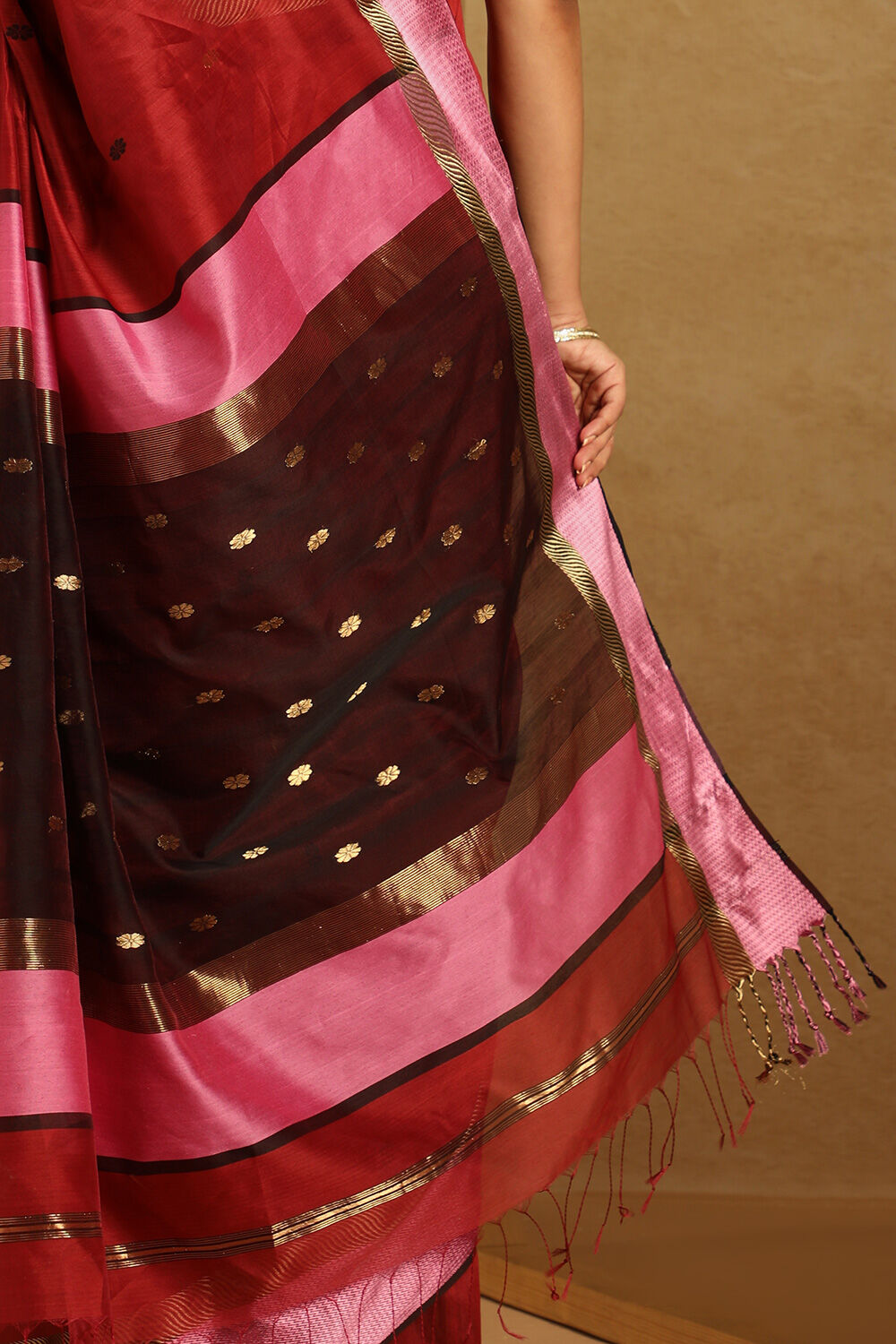 Red Woven Pure Silk Cotton Maheswari Saree image number null