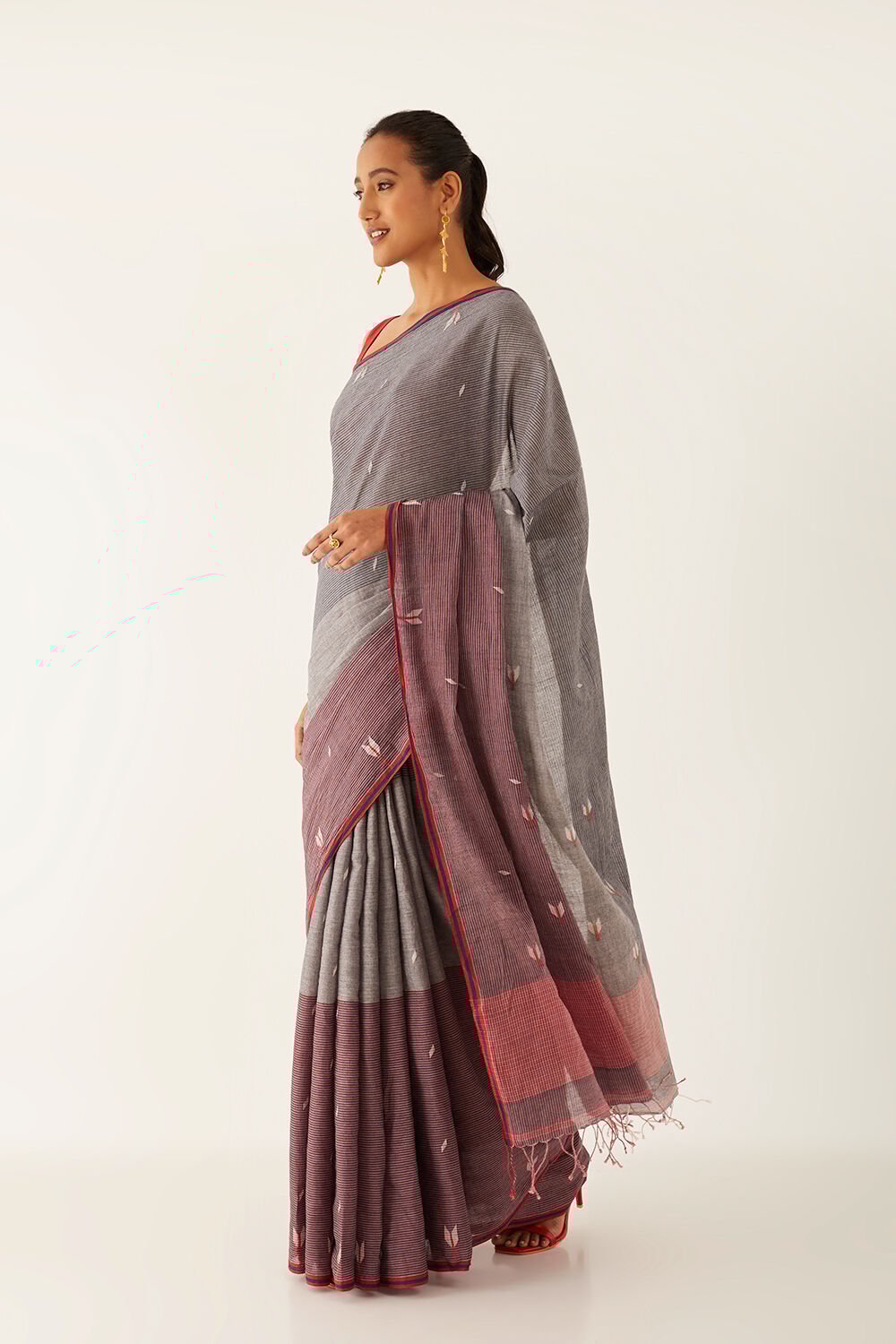 Grey Pure Cotton Jamdani Bengali Saree image number null