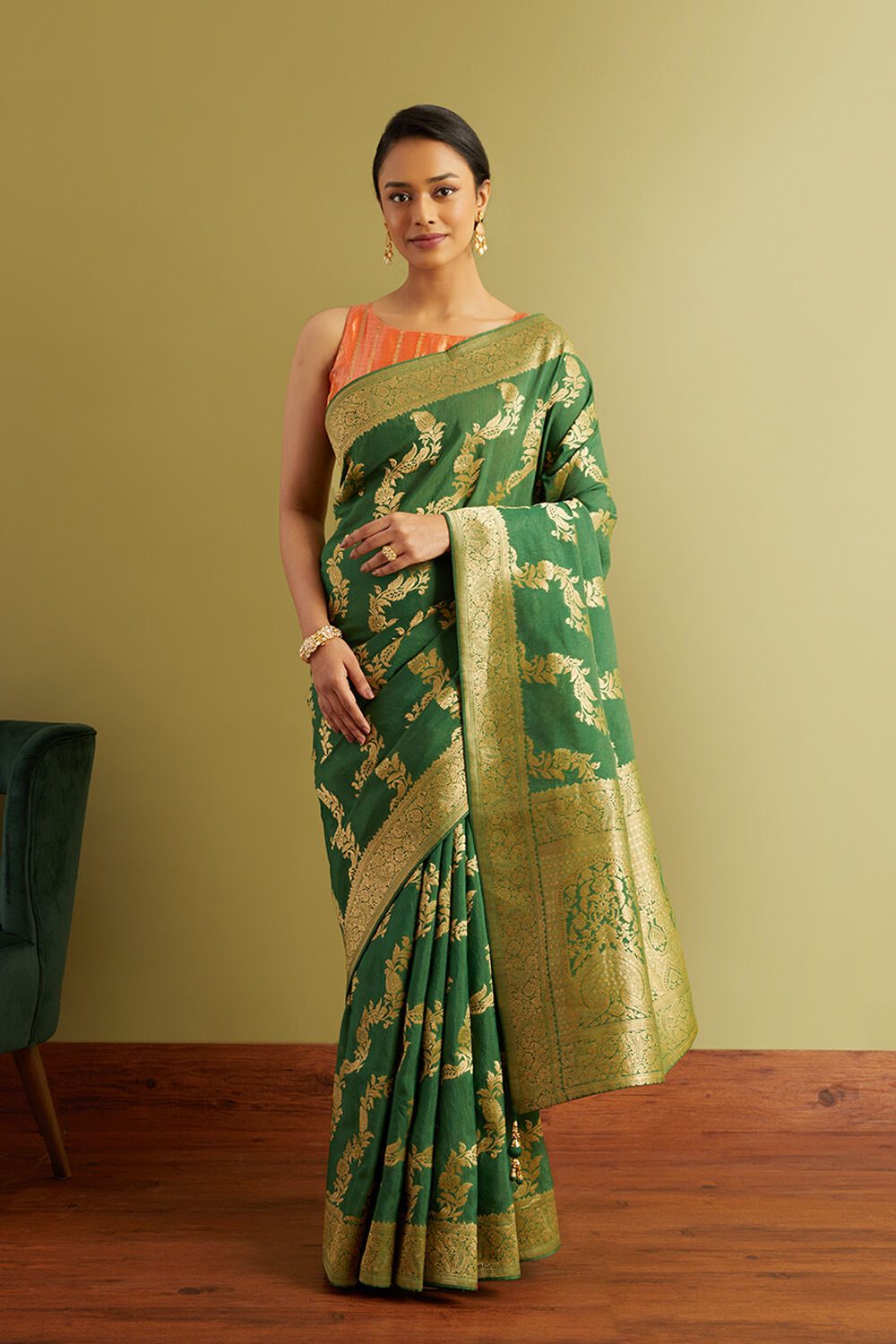 Green Woven Luxe Saree image number null