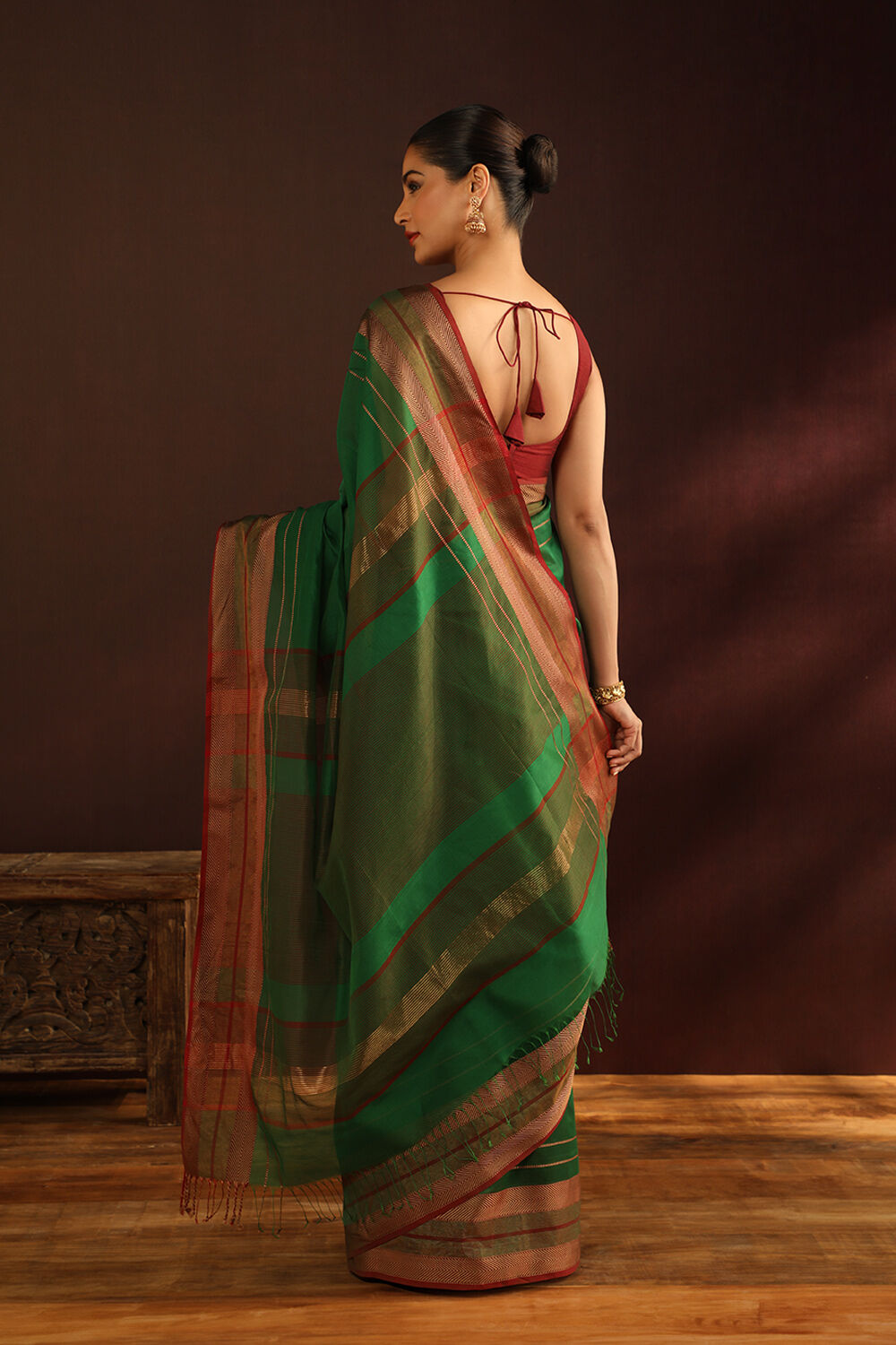 Dark Green Woven Pure Silk Cotton Maheswari Saree image number null