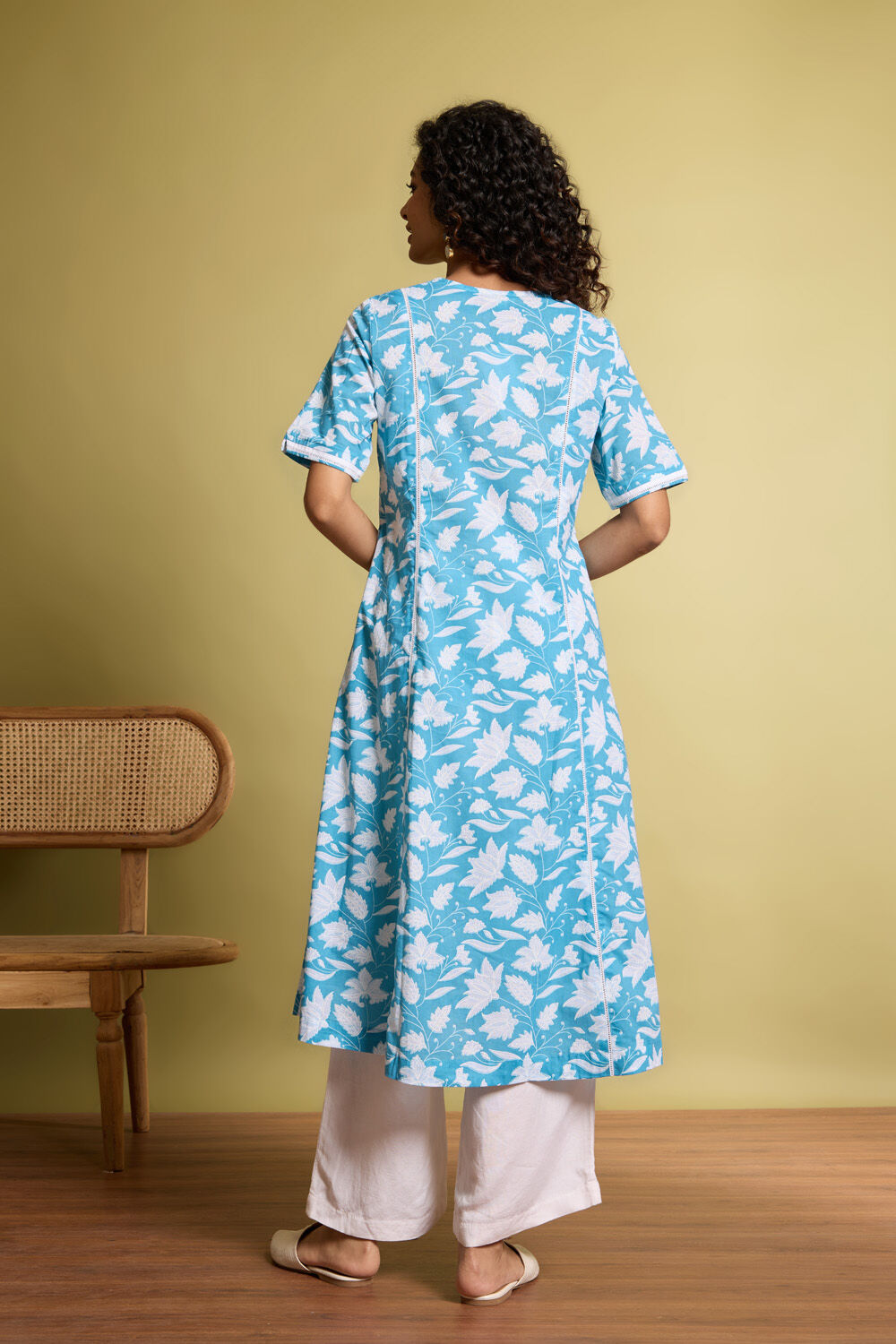 Blue Screen Printed Pure Cotton Kurta image number null