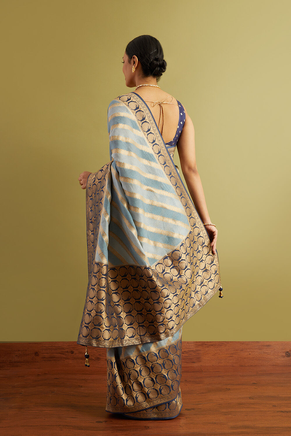 Blue Woven Viscose Luxe Saree image number null