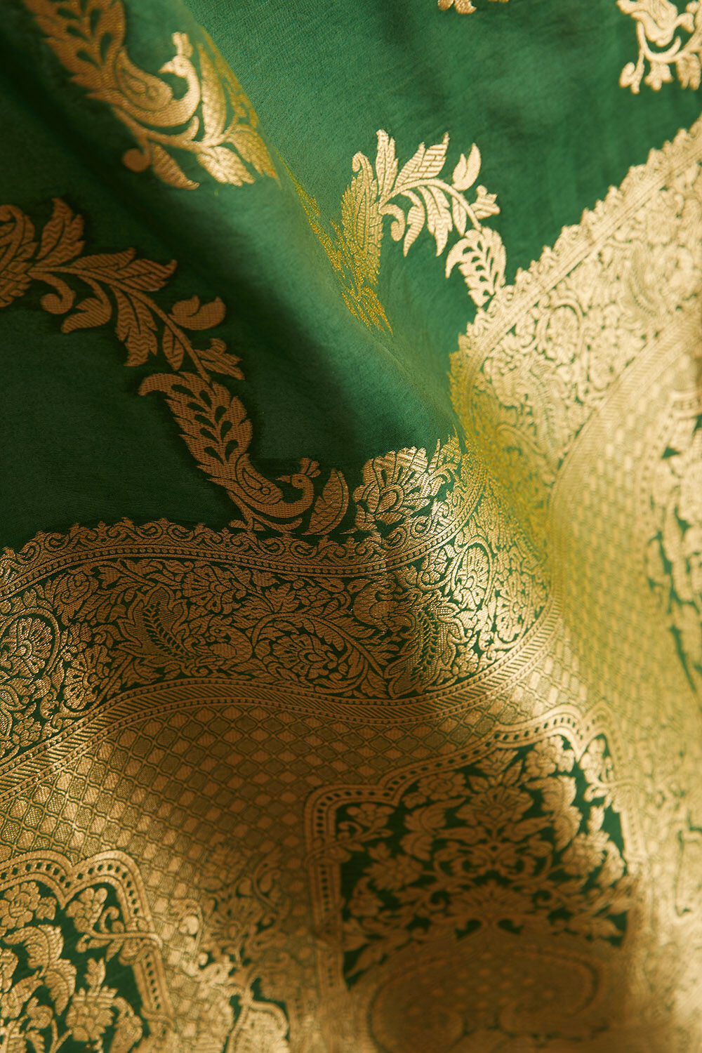 Green Woven Luxe Saree image number null