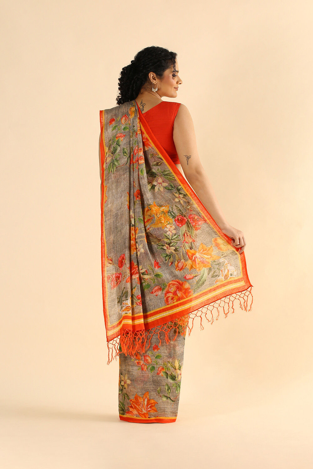 Grey Pure Linen Digital Printed Saree image number null
