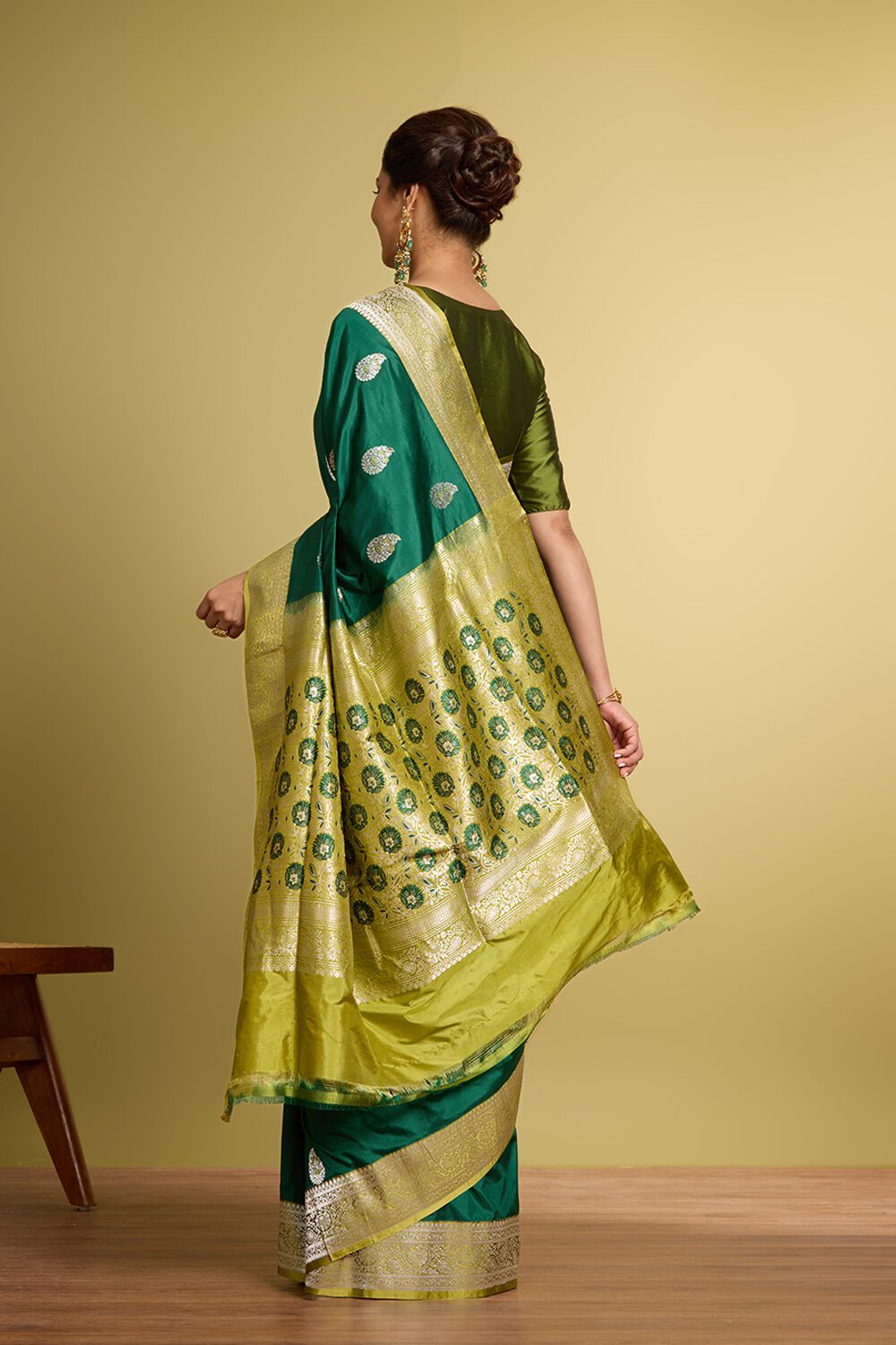 Green Pure Silk Kadwa Banarasi Saree image number null