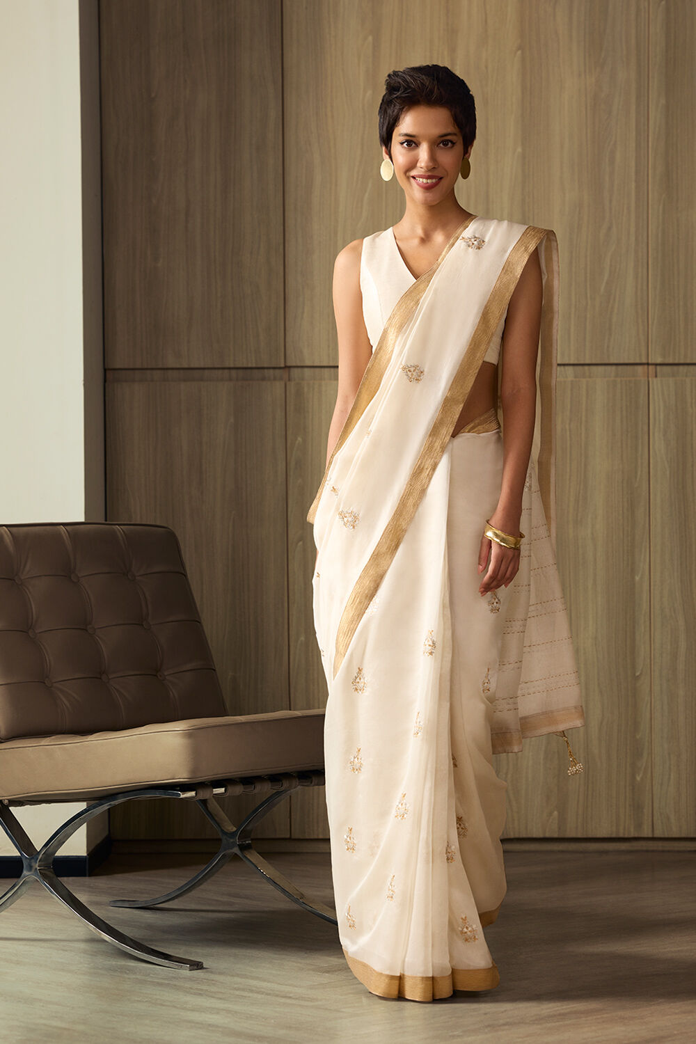 Off White Silk Cotton Embroidery Saree image number null