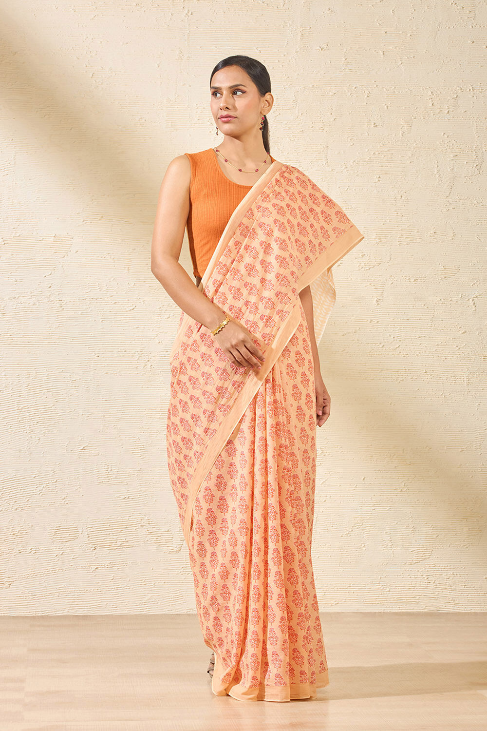 Beige Screen Printed Bengal Pure Mulmul Cotton Saree image number null