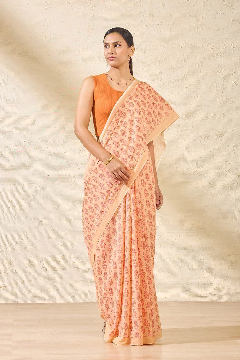 Beige Screen Printed Bengal Pure Mulmul Cotton Saree image number null