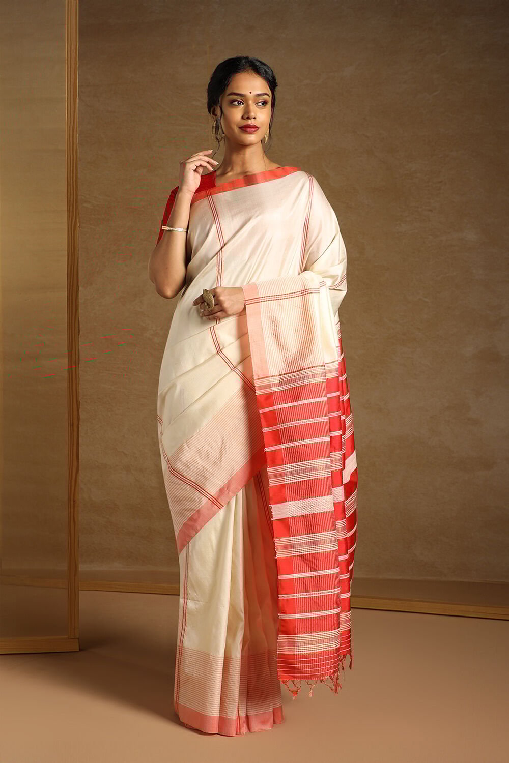 Off White Pure Silk Woven Bengali Saree image number null