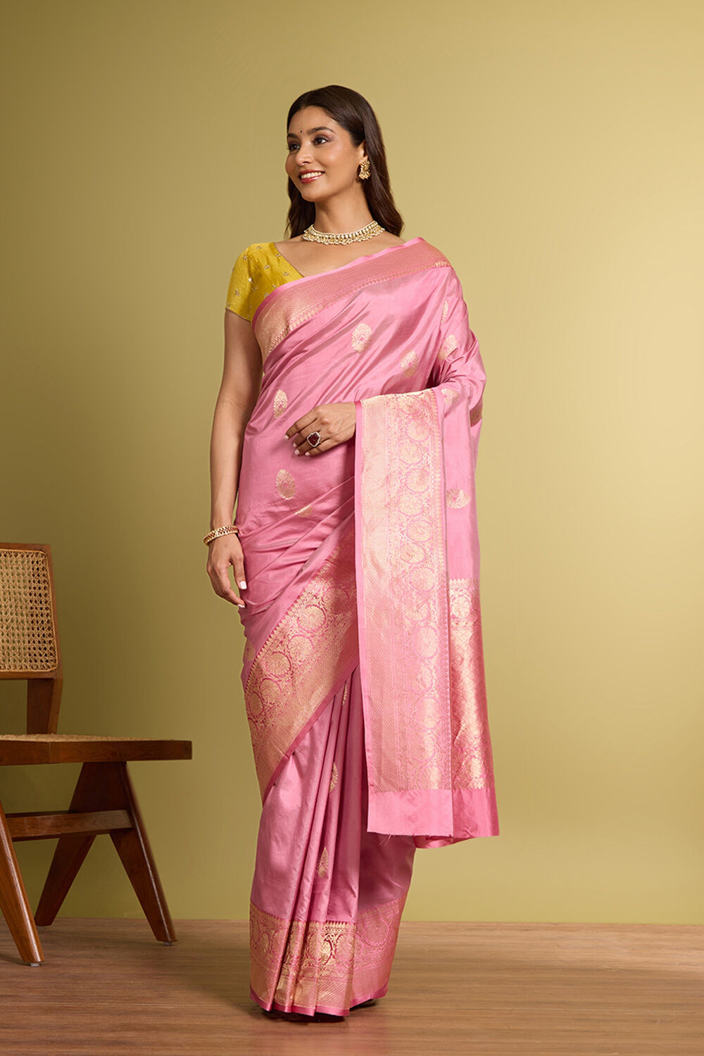 Light Pink Pure Silk Kadwa Banarasi Saree image number null