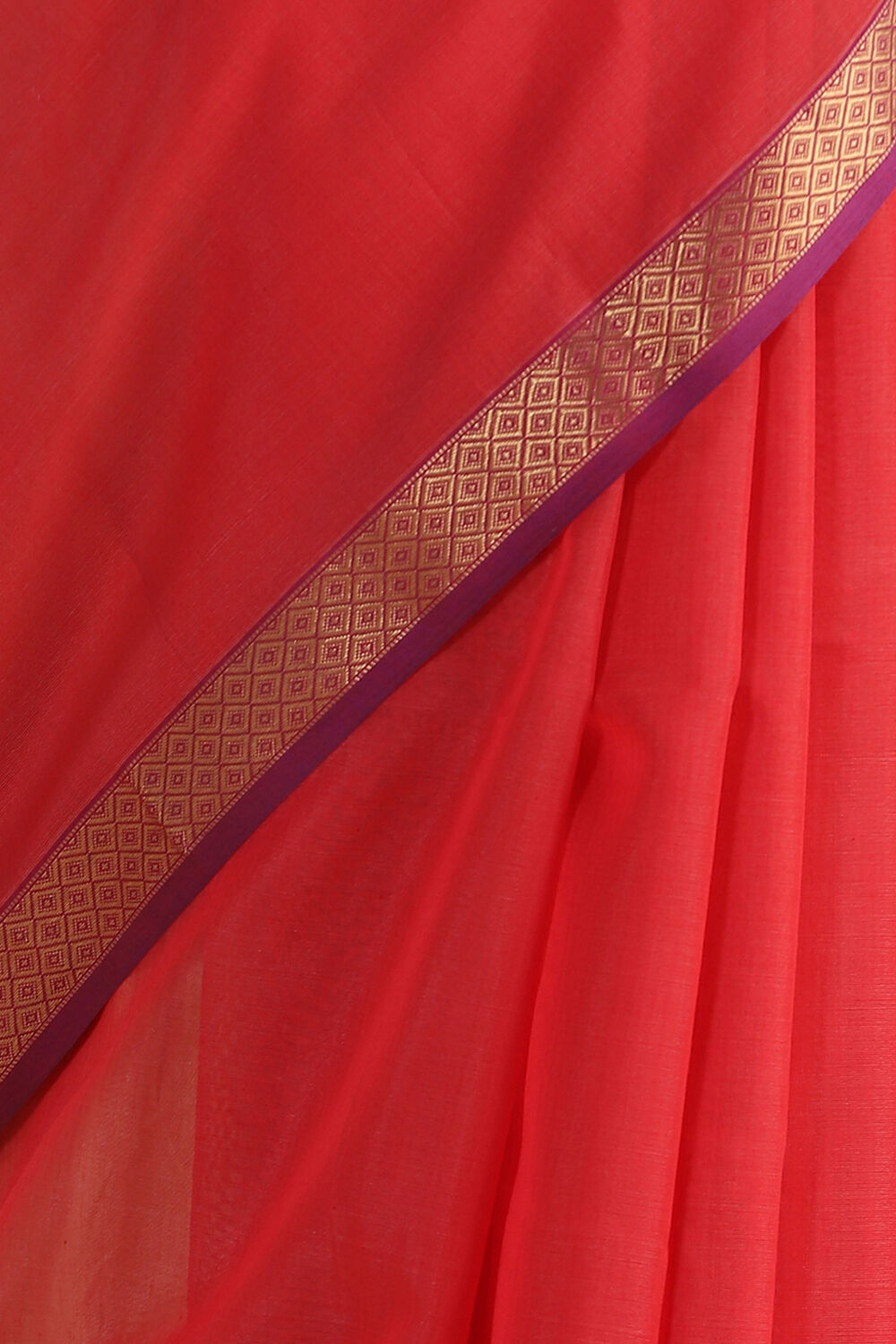 Red Handwoven Maheswari Pure Silk Cotton Saree image number null