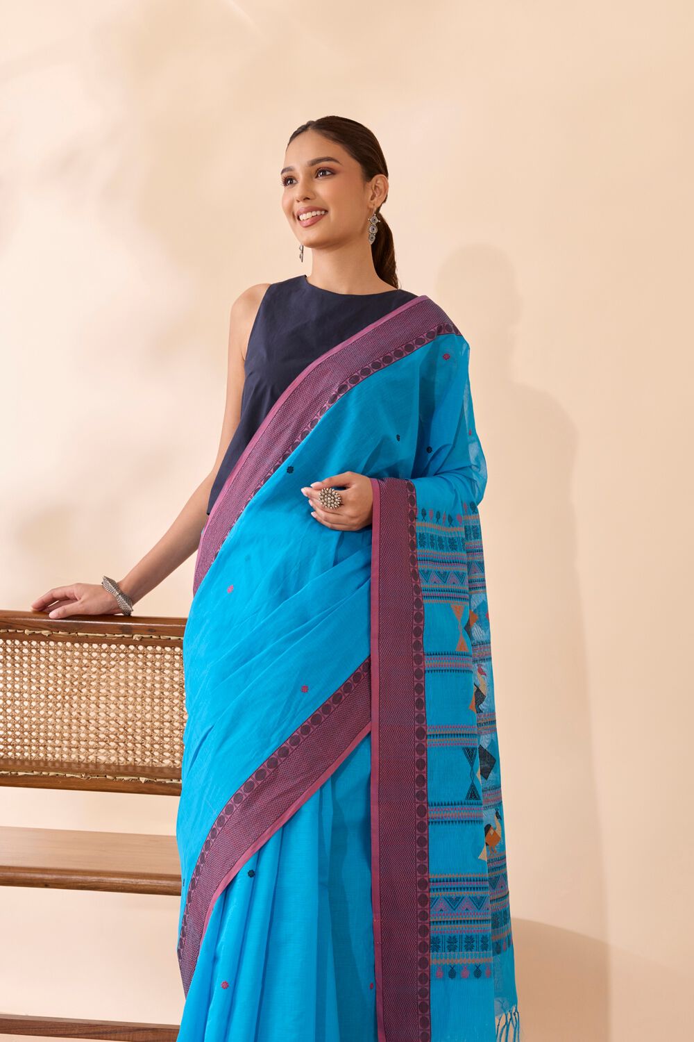 Blue Woven Pure Cotton Saree image number null