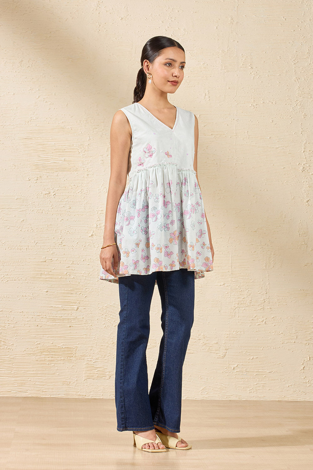 Off White Pure Cotton Printed Sanganeri Short Top image number null