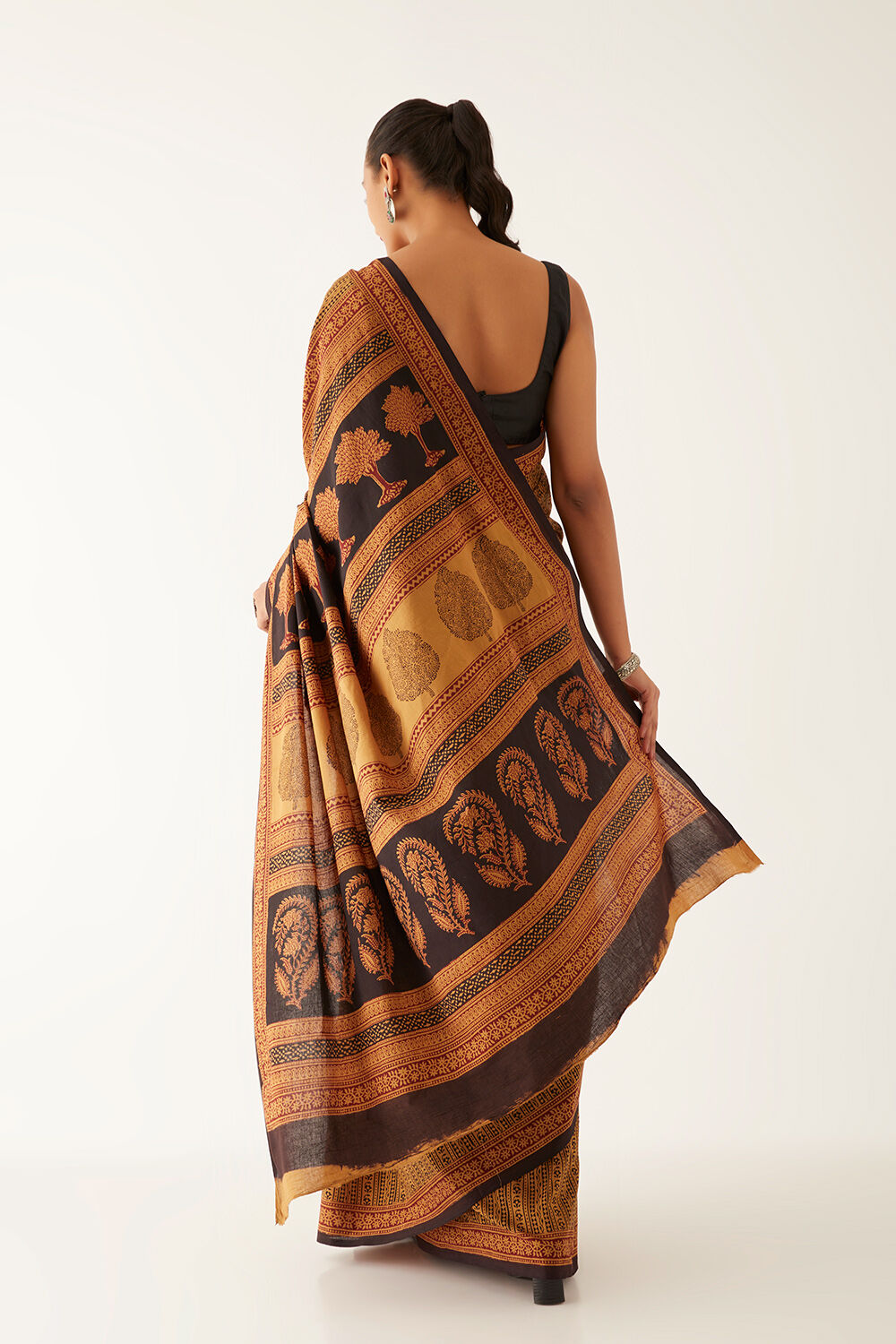 Beige Pure Cotton Bagh Printed Saree image number null