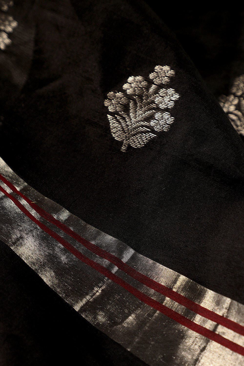 Black Chanderi Pure Silk Cotton Woven Saree image number null