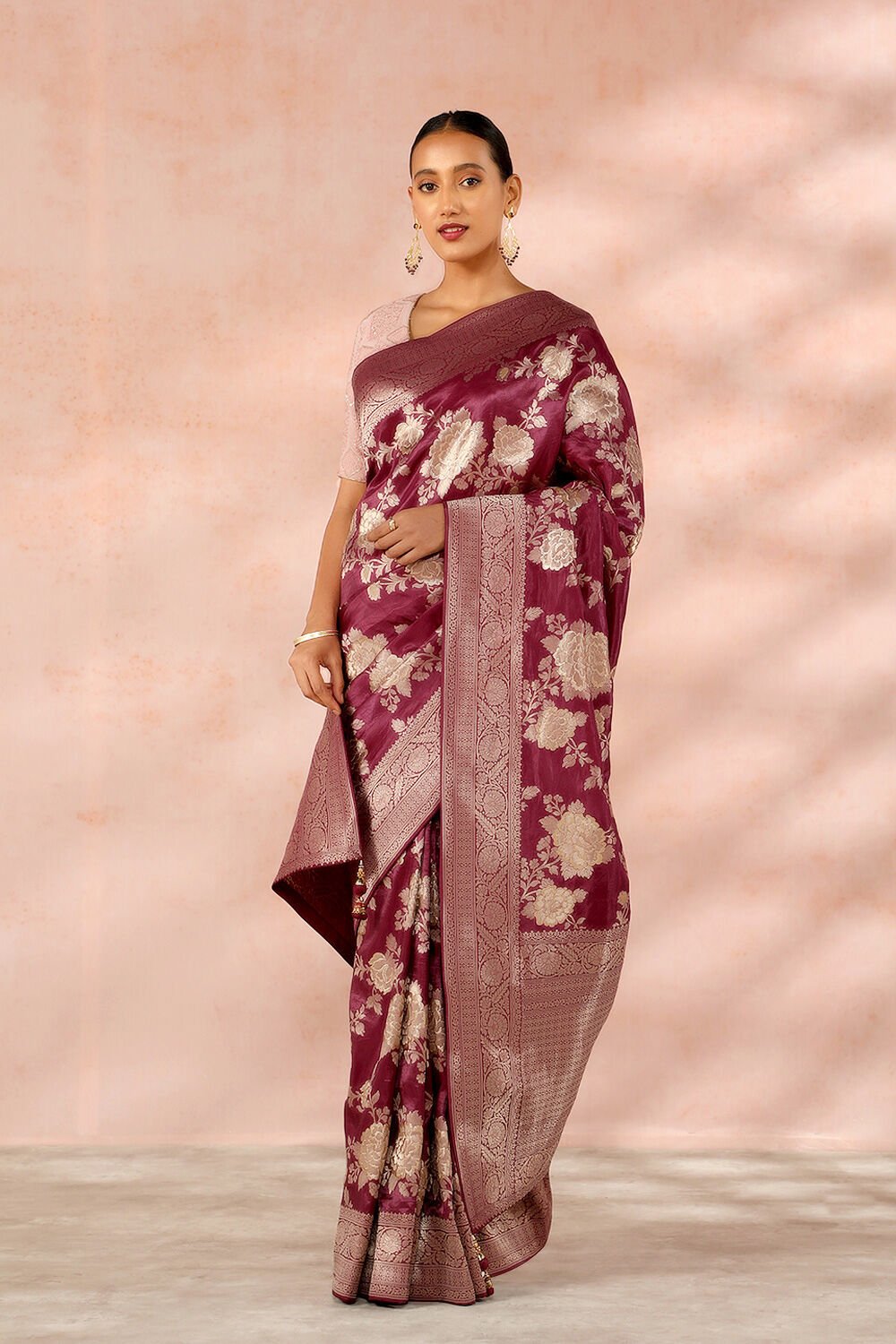 Dark Pink Contemporary Viscose Luxe Woven Saree image number null