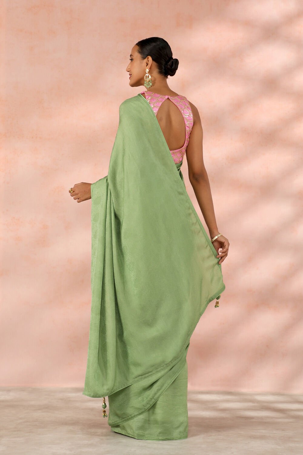 Green Contemporary Viscose Luxe Woven Saree image number null