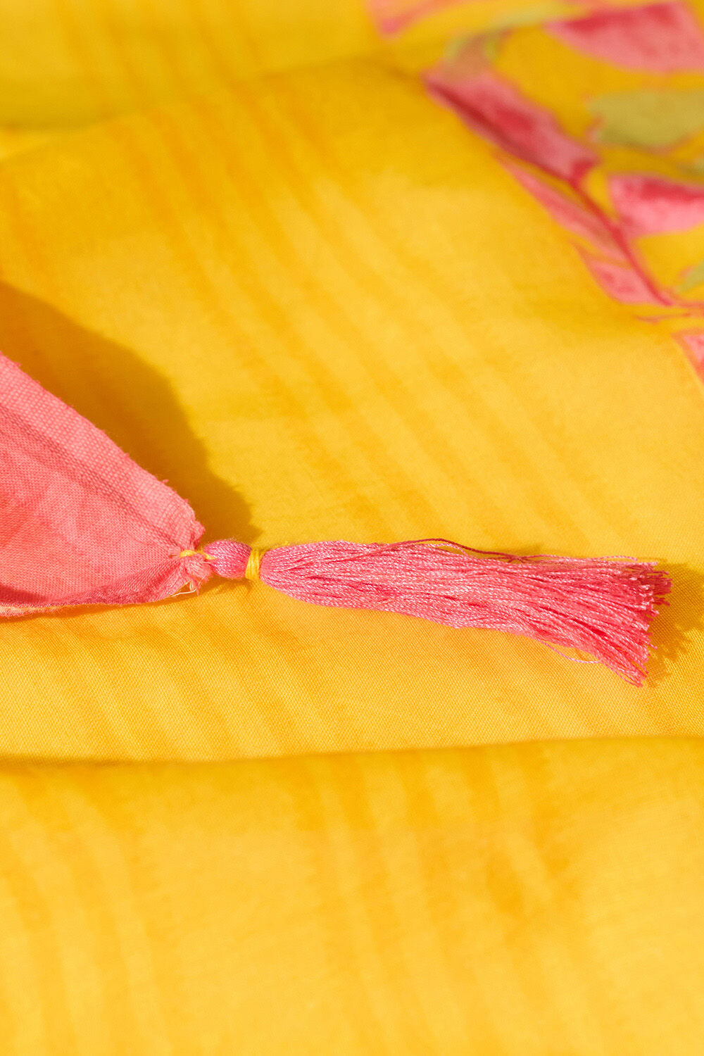 Yellow Bengal Screen Printed Pure Cotton Mulmul Saree image number null