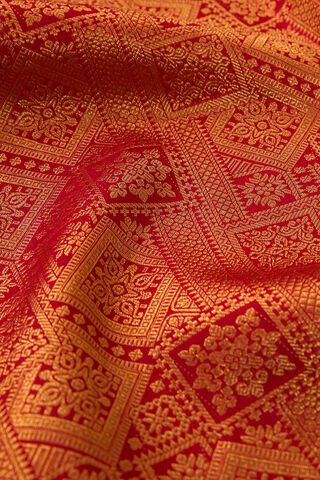 Red Pure Silk Woven Kanjivaram Saree thumbnail image number null