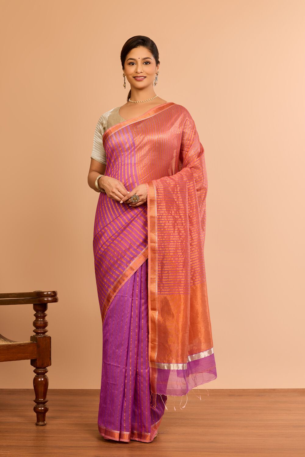Dark Violet Silk Cotton Maheshwari Woven Saree image number null