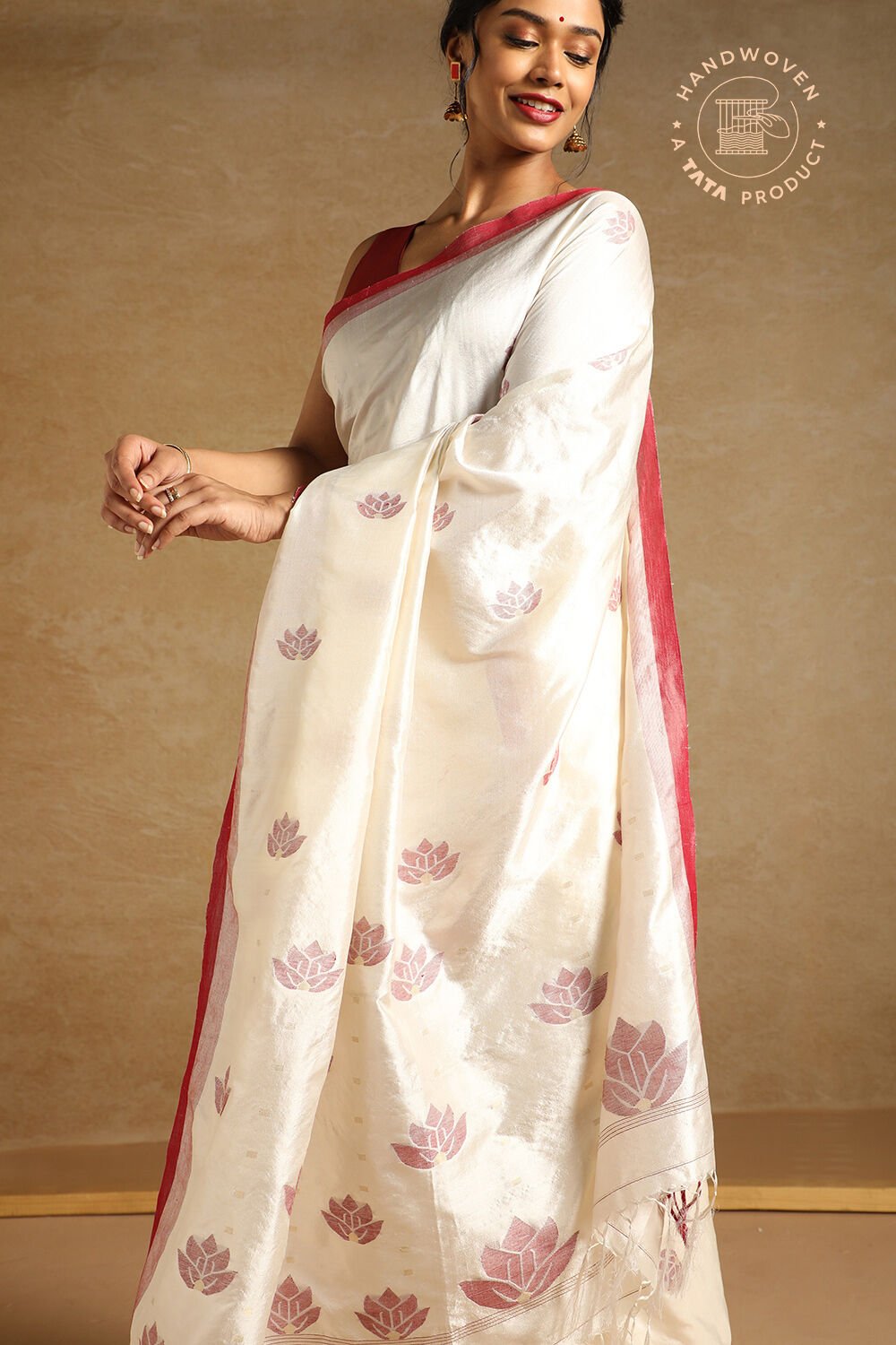 Off White Bengali Pure Silk Jamdani Saree image number null
