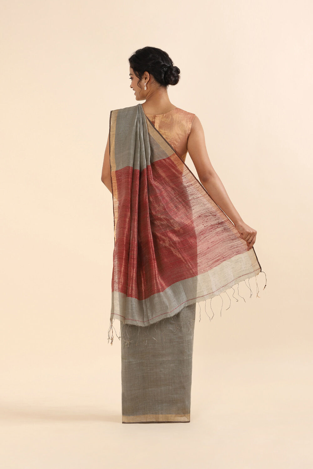 Grey Pure Silk Linen Bengal Saree image number null