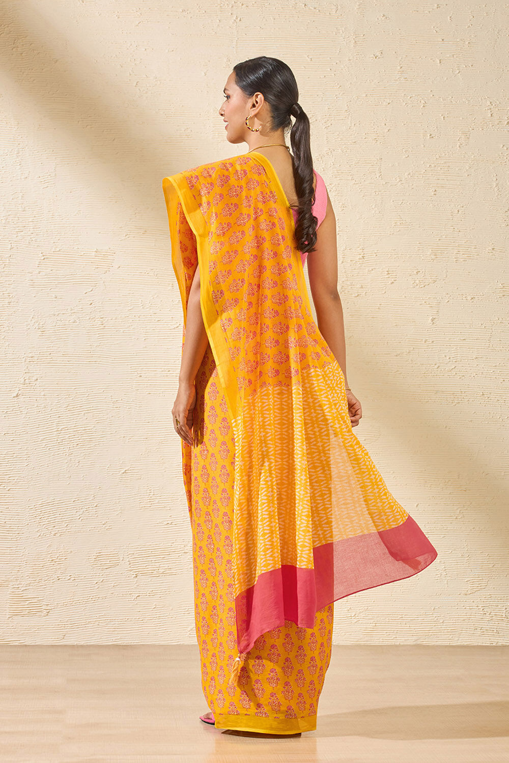 Yellow Screen Printed Bengal Pure Mulmul Cotton Saree image number null