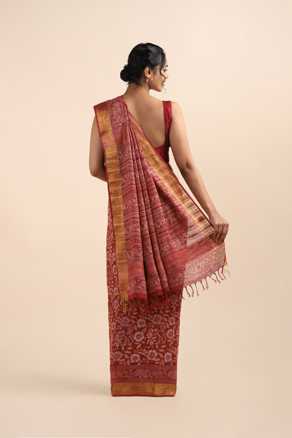 Red Pure Linen Printed Saree image number null