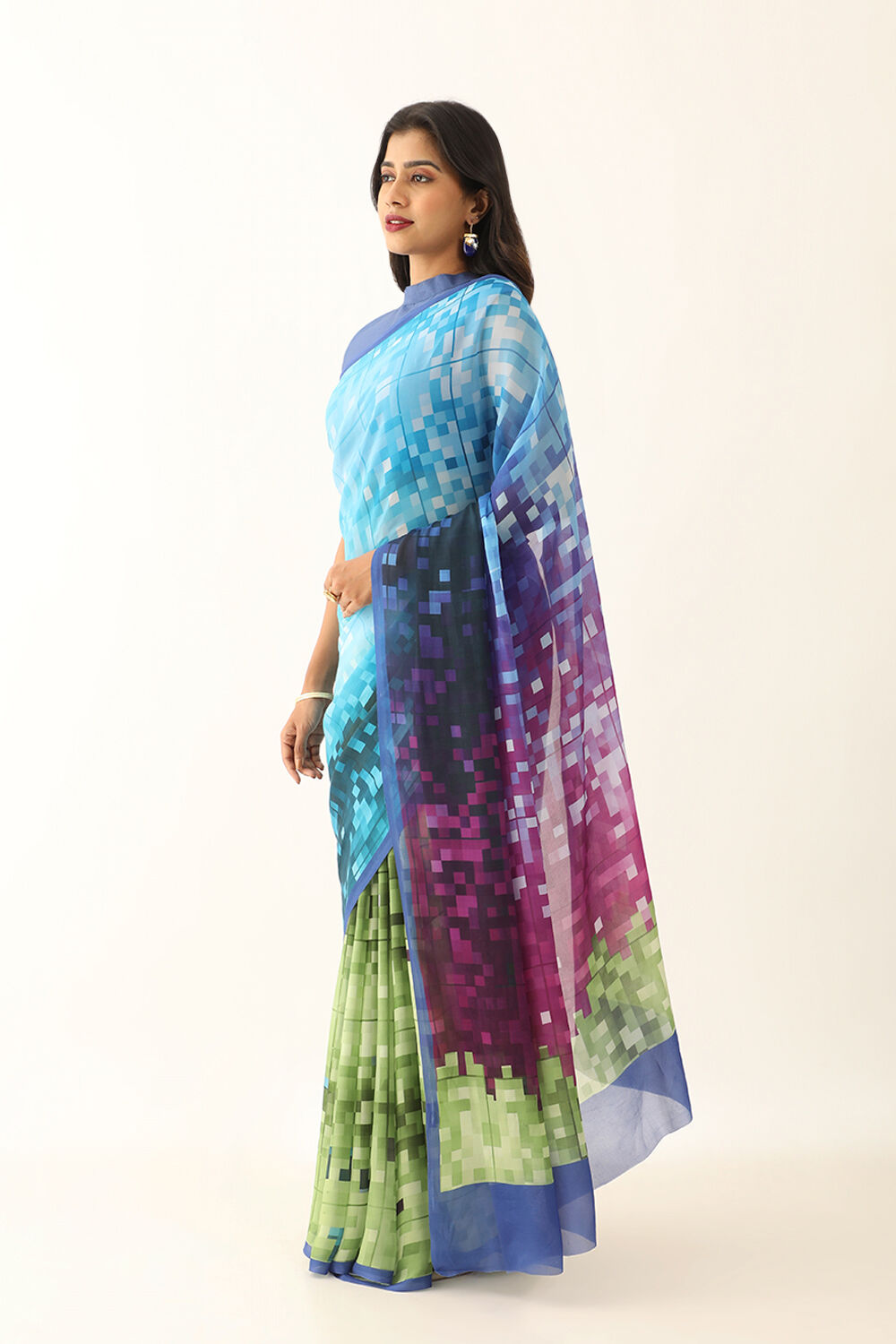Blue Viscose Crepe Printed Saree image number null
