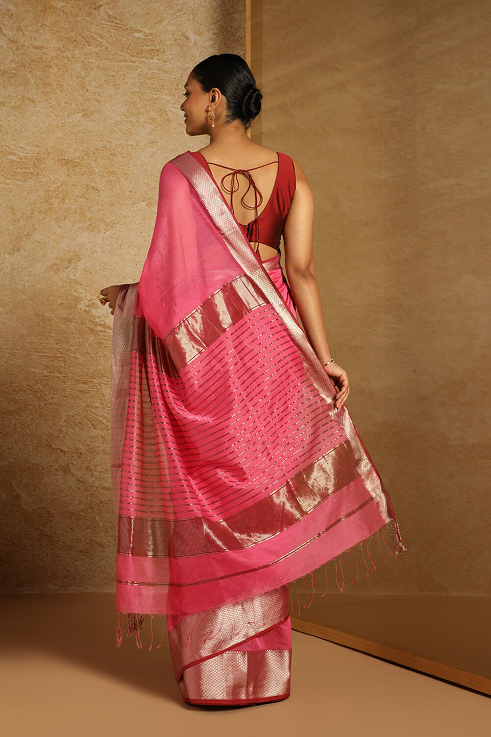 Pink Woven Pure Silk Cotton Maheswari Saree image number null