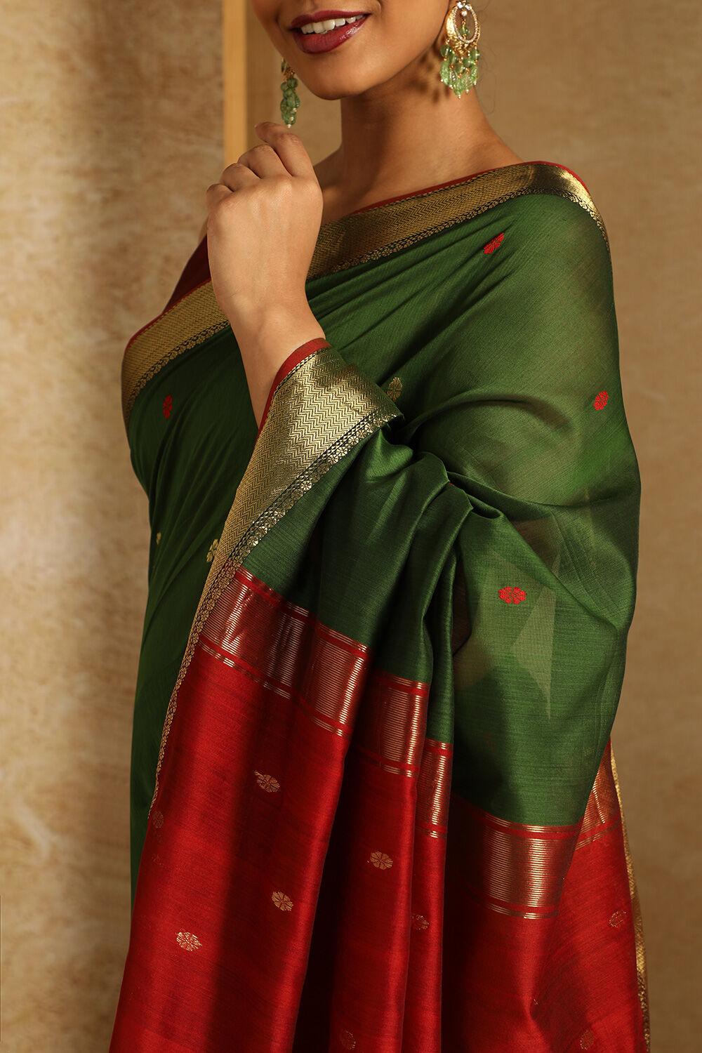 Green Pure Silk Cotton Woven Maheshwari Saree image number null