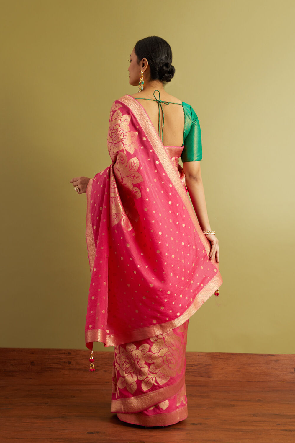 Pink Woven Viscose Luxe Saree image number null