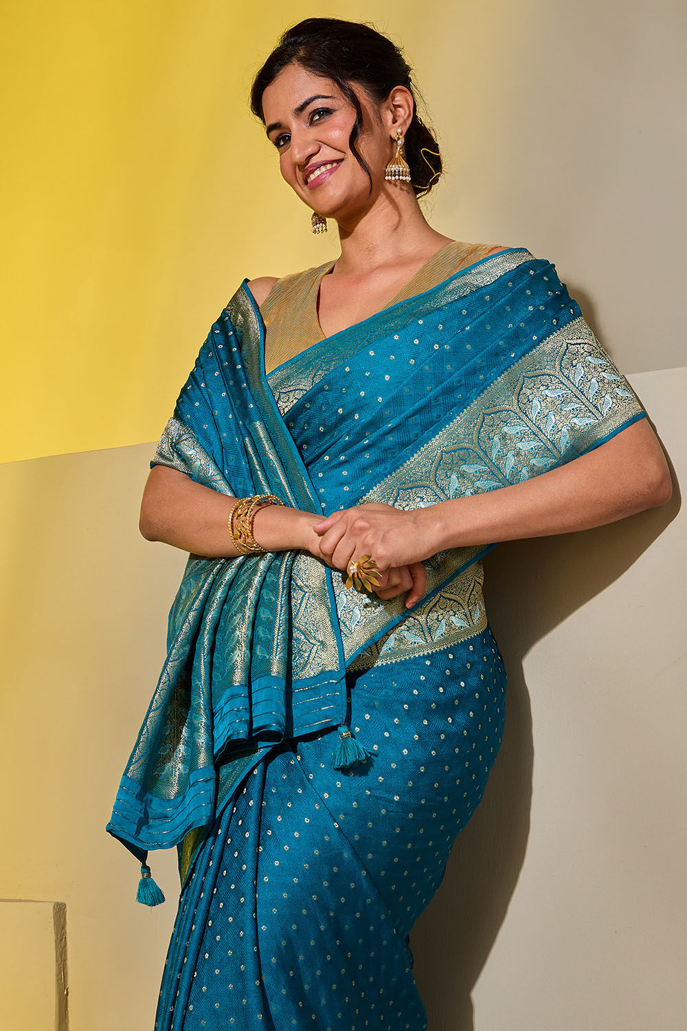 Dark Green Woven Viscose Saree image number null