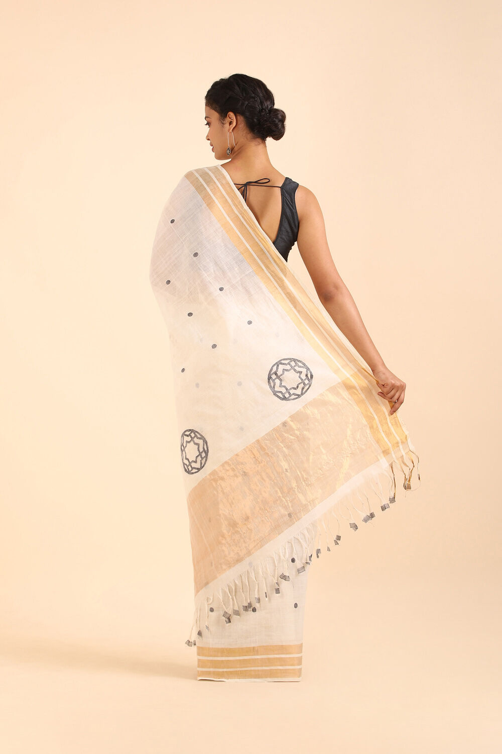 Off White Pure Khadi Cotton Ponduru Jamdani Saree image number null