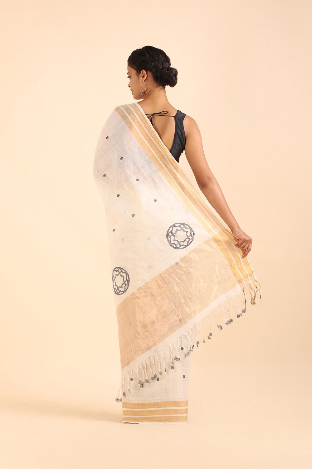 Off White Pure Khadi Cotton Ponduru Jamdani Saree image number null