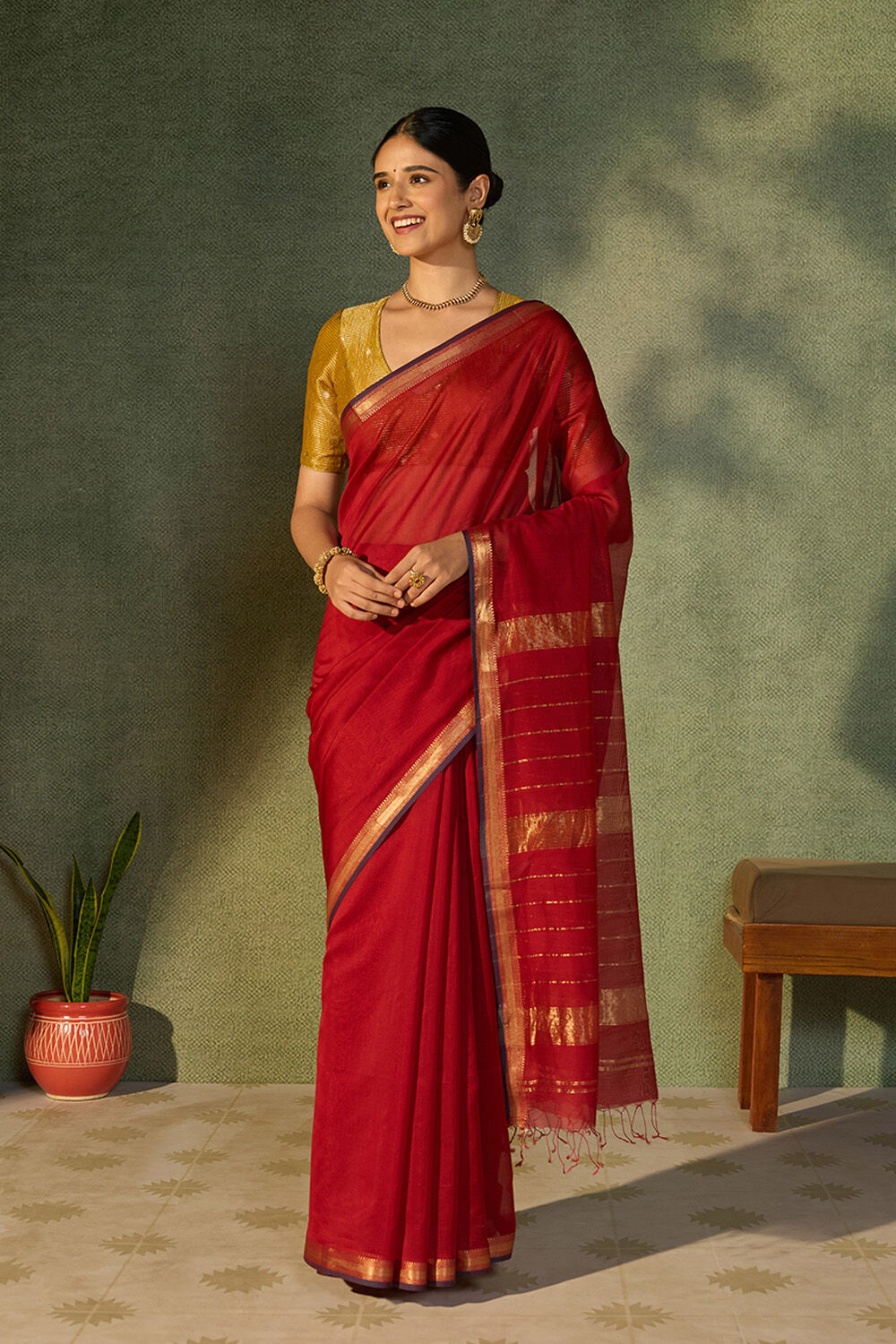 Red Woven Pure Silk Cotton Maheshwari Saree image number null