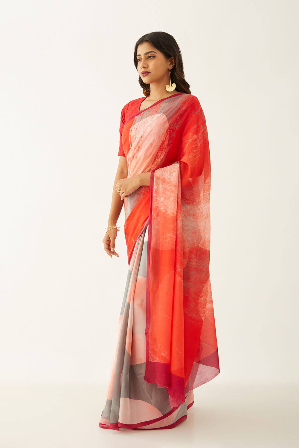 Grey Viscose Crepe Printed Saree image number null