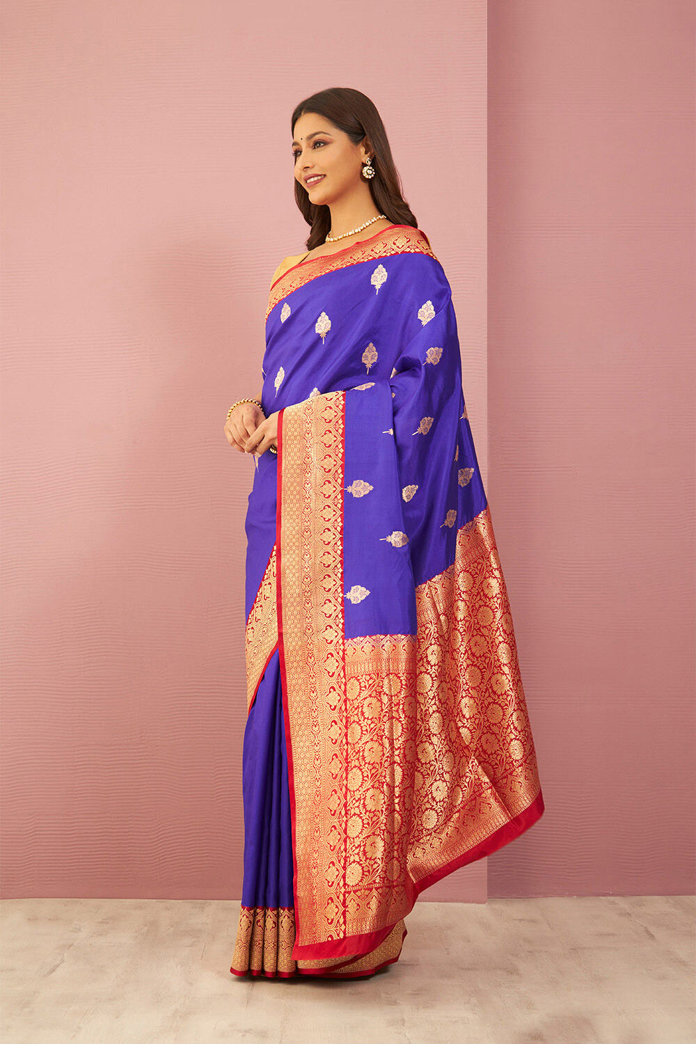Violet Pure Silk Kadwa Banaras Saree image number null